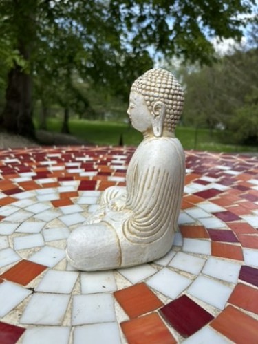 Statuette buddha assis cote